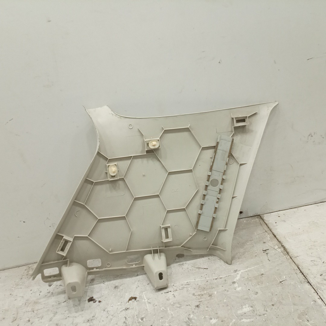 Moldura de pilar D VOLKSWAGEN GOLF IV (1J1) | 97 - 07 Imagem-2