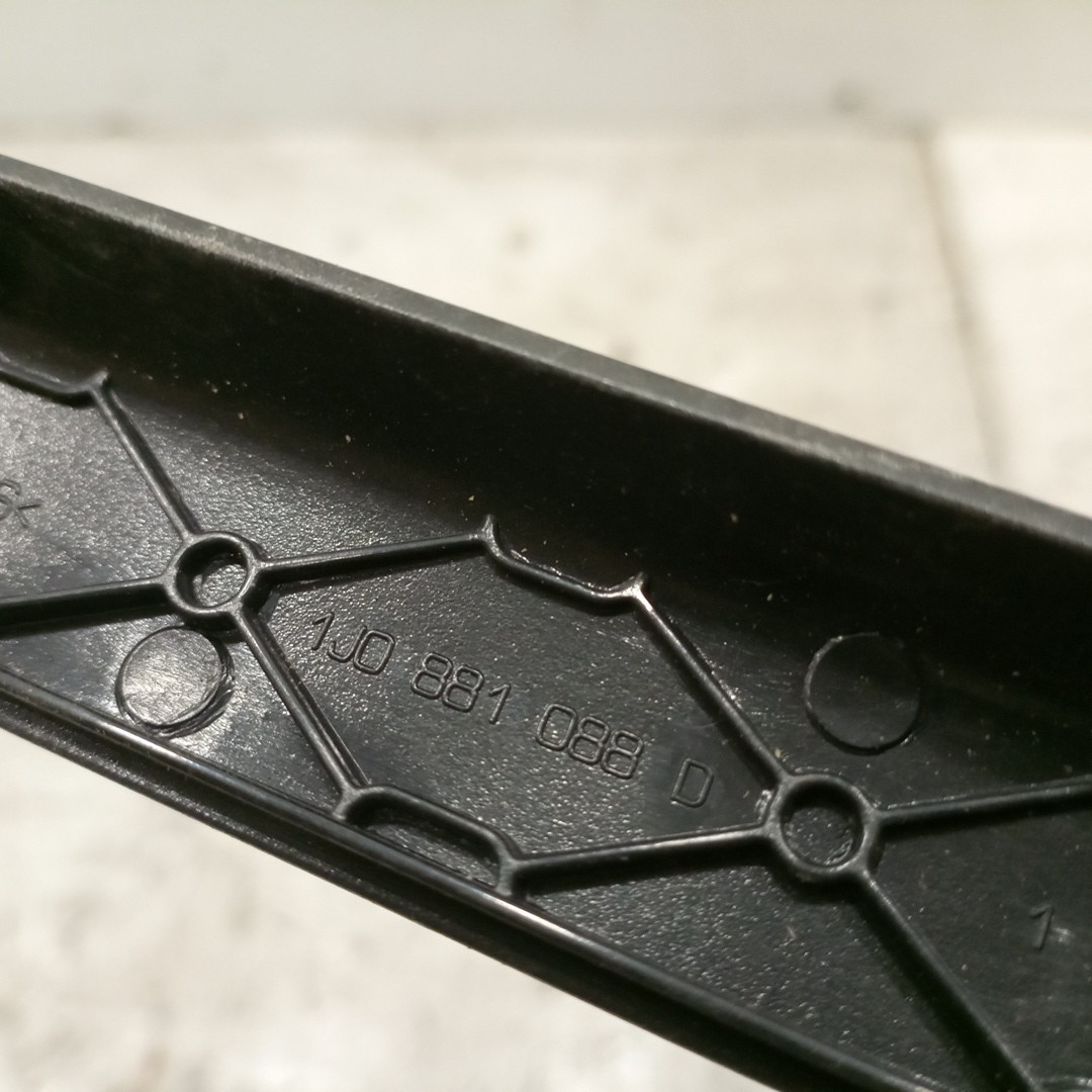 Acabamento de Bancos VOLKSWAGEN GOLF IV (1J1) | 97 - 07 Imagem-4