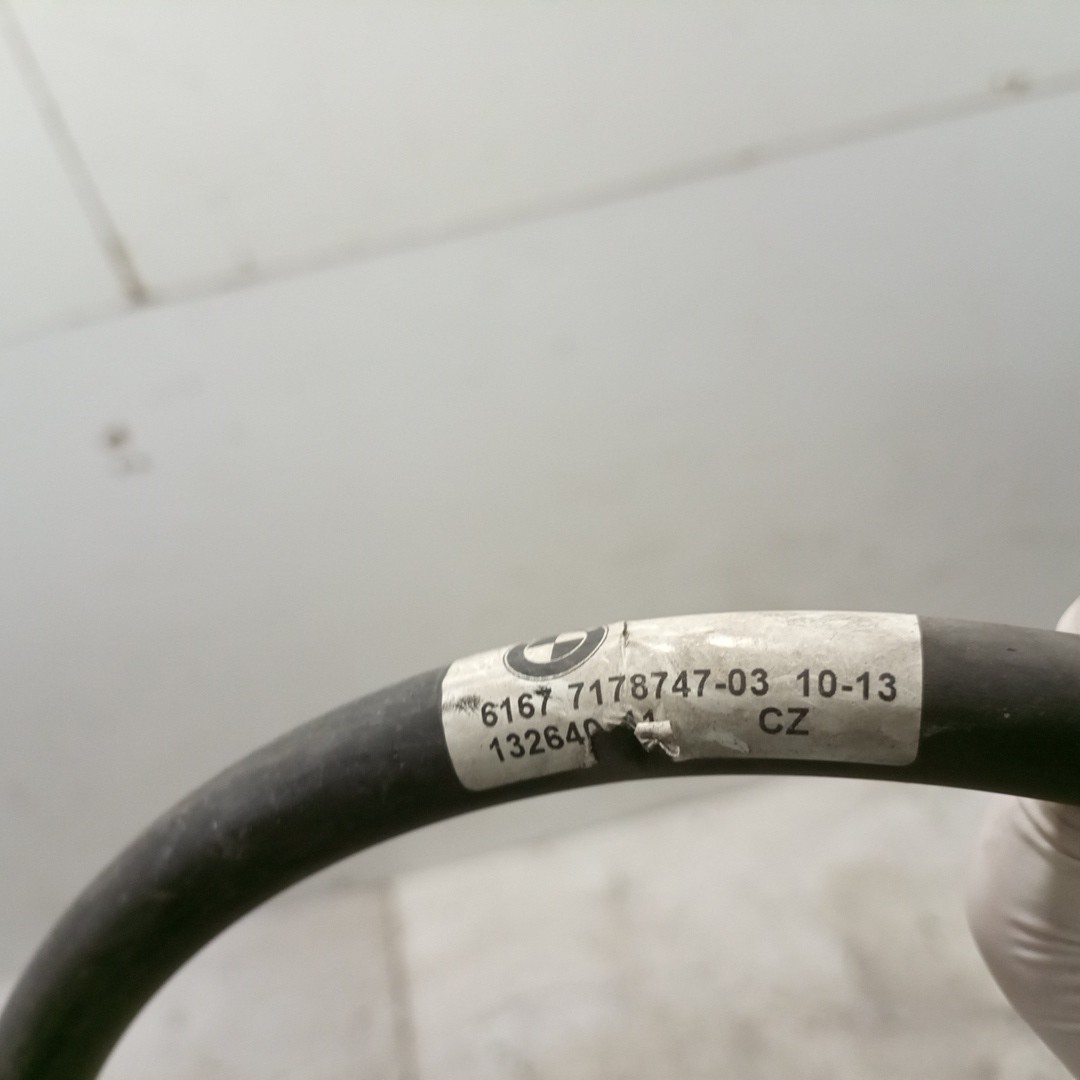 Tubo de Água BMW 5 Touring (F11) | 09 - 17 Imagem-3