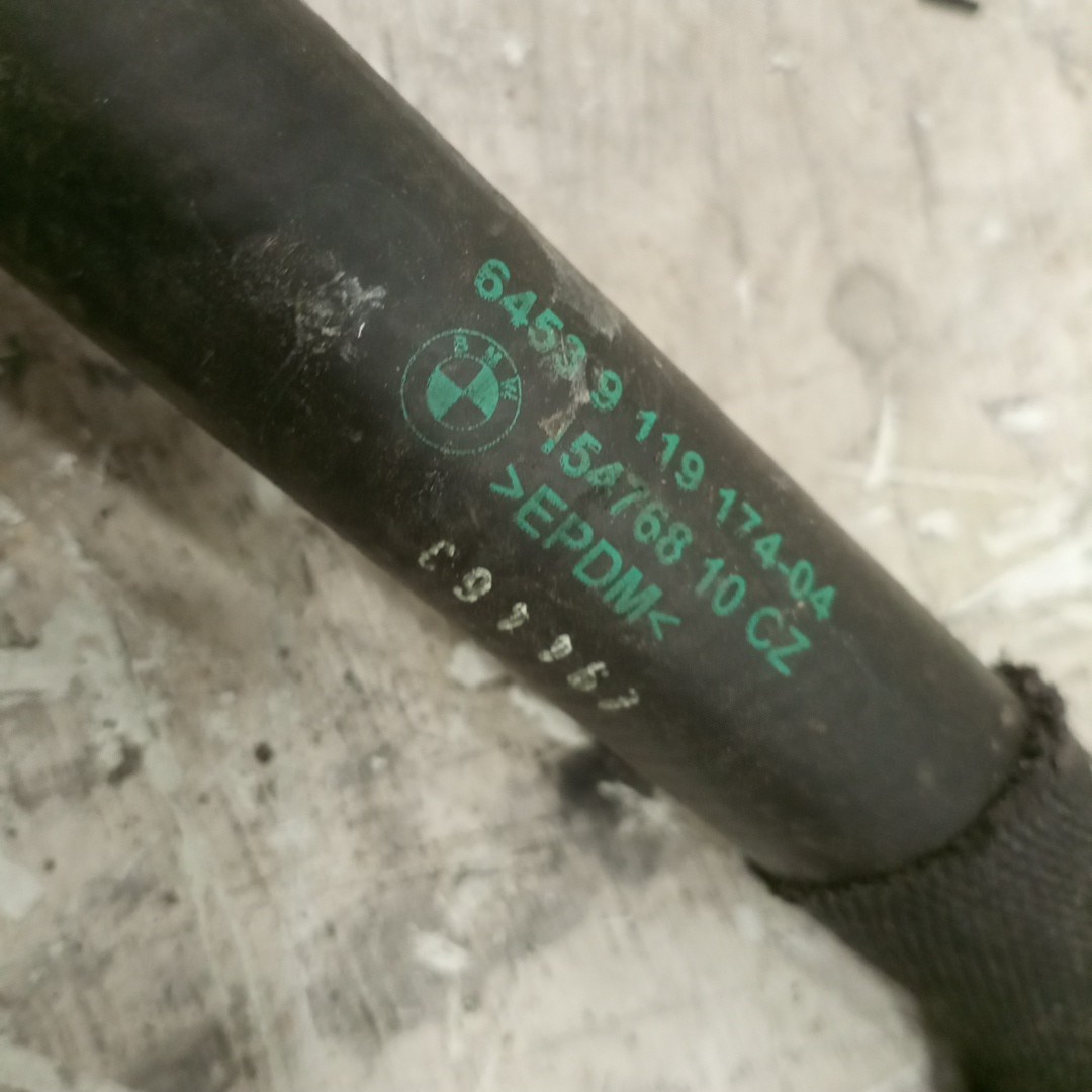 Tubo de Água BMW 5 Touring (F11) | 09 - 17 Imagem-1