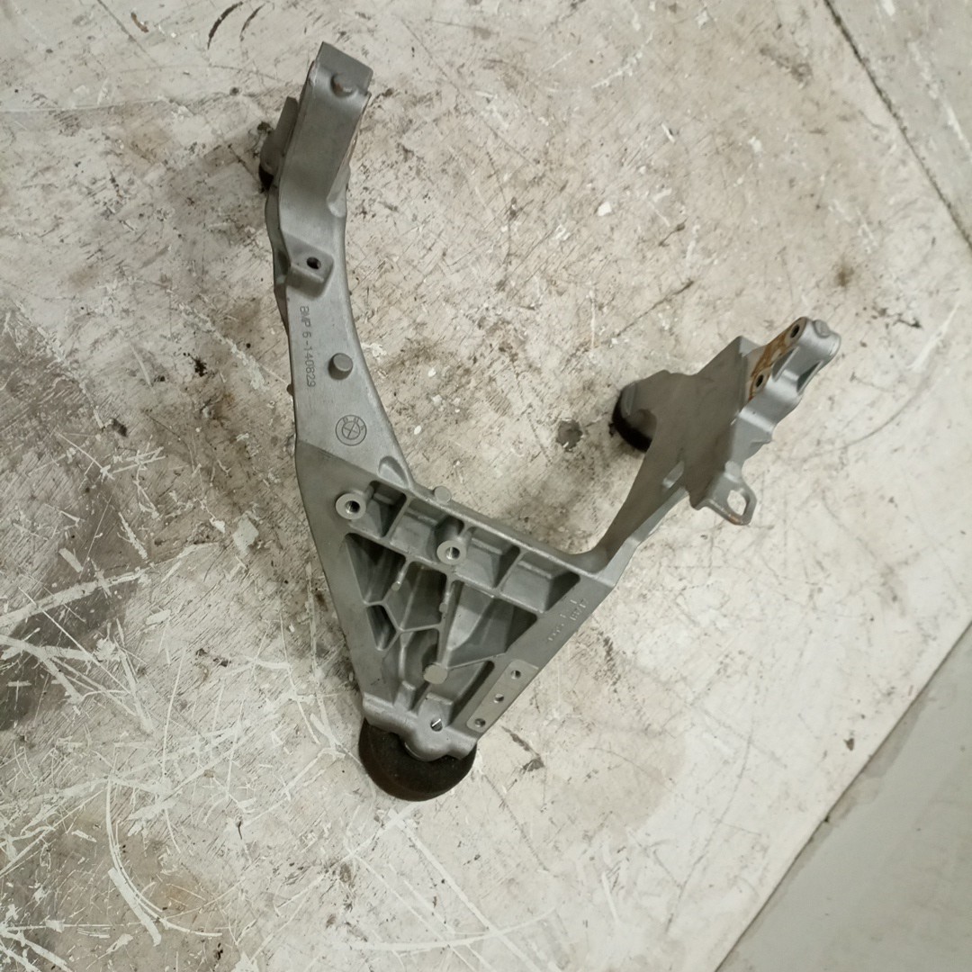 Suporte da coluna de direção BMW 5 Touring (F11) | 09 - 17 Imagem-1