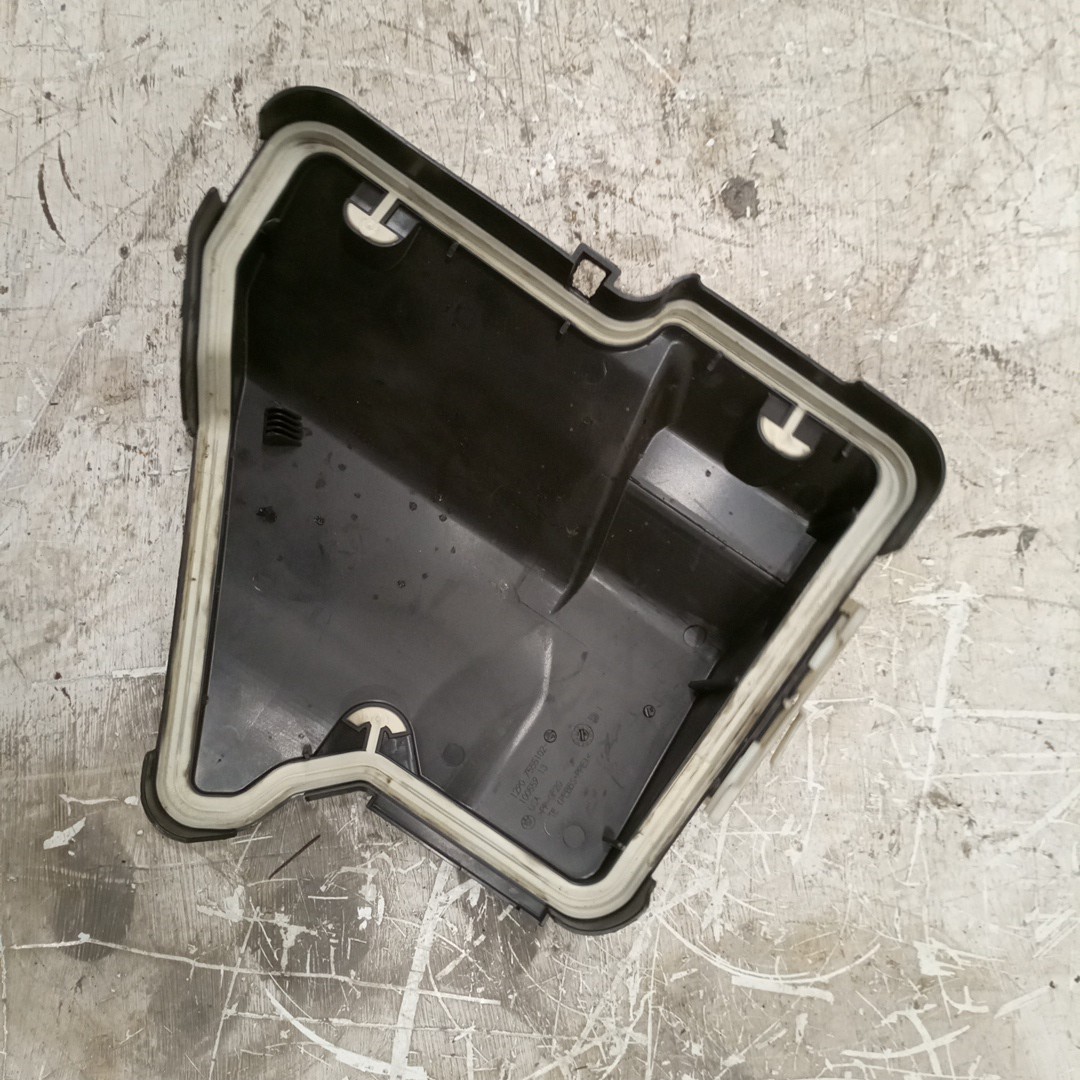 Tampa de caixa de fusiveis BMW X6 (E71, E72) | 07 - 14 Imagem-1