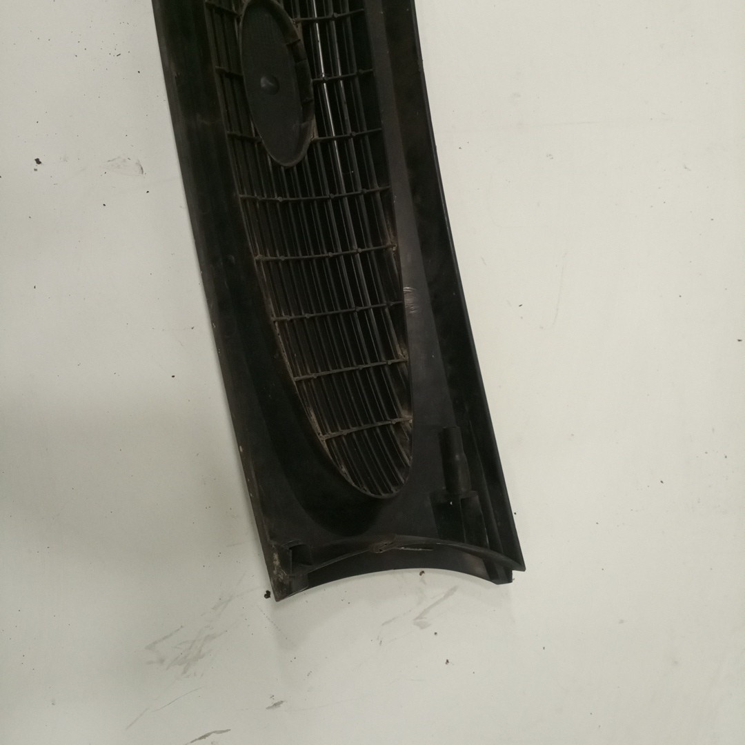 Grelha da Frente FORD FIESTA Caixa (JV_) | 98 - 03 Imagem-4