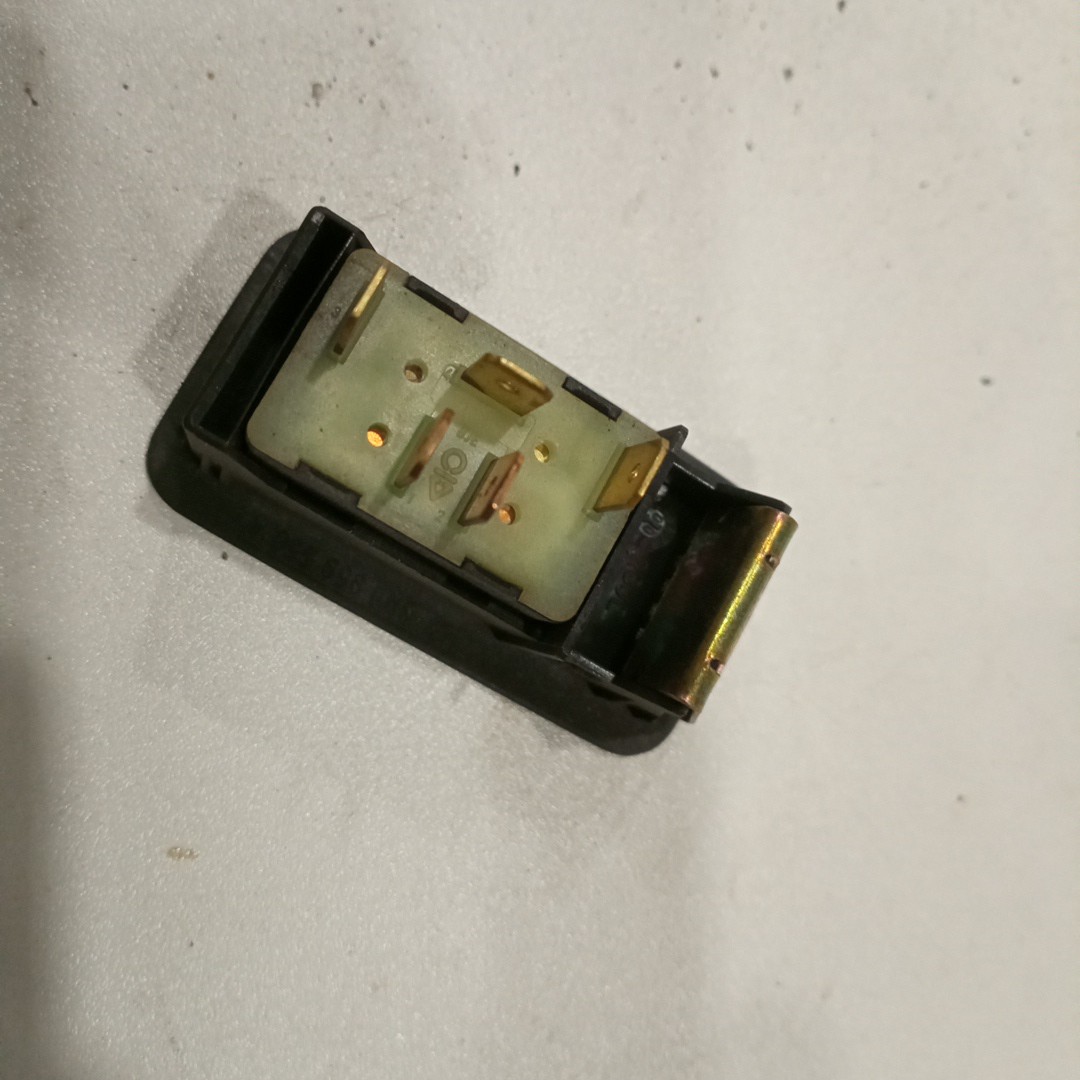 Comutador de vidro frente direito VOLKSWAGEN POLO (6N1) | 94 - 99 Imagem-2