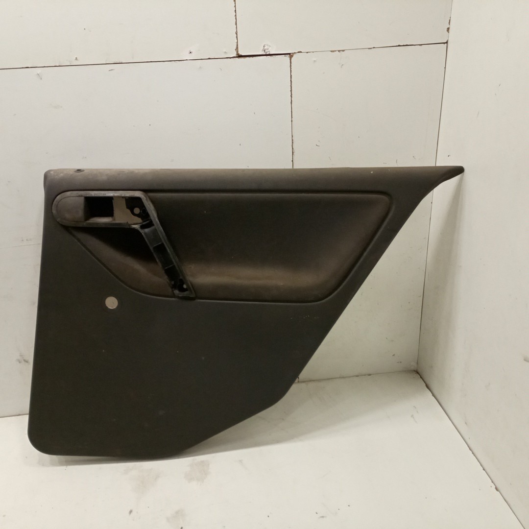 Quartela de porta trás direita VOLKSWAGEN POLO (6N1) | 94 - 99
