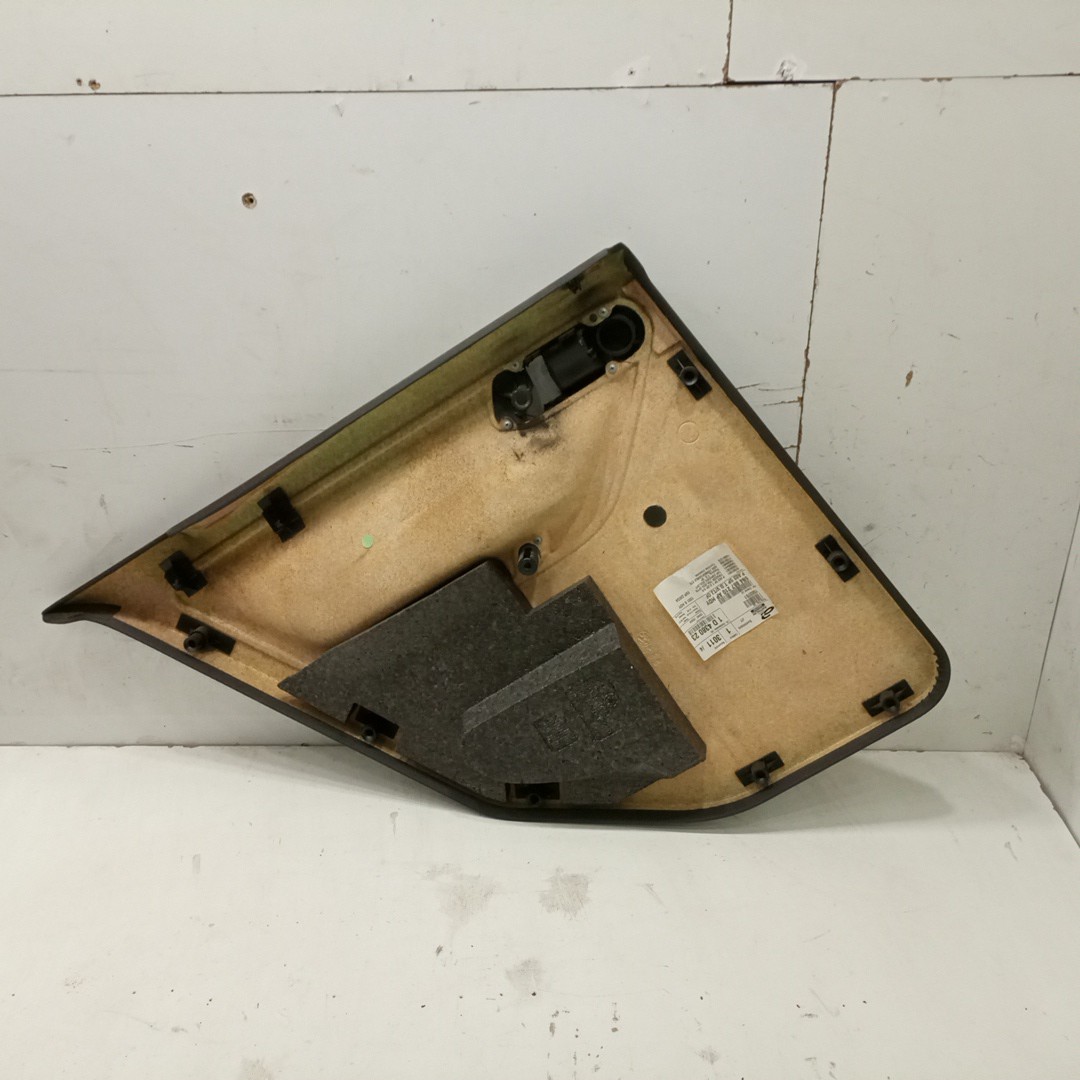 Quartela de porta trás direita VOLKSWAGEN POLO (6N1) | 94 - 99 Imagem-2