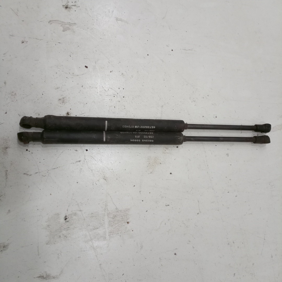 Amortecedor de porta da mala ALFA ROMEO 147 (937_) | 00 - 10