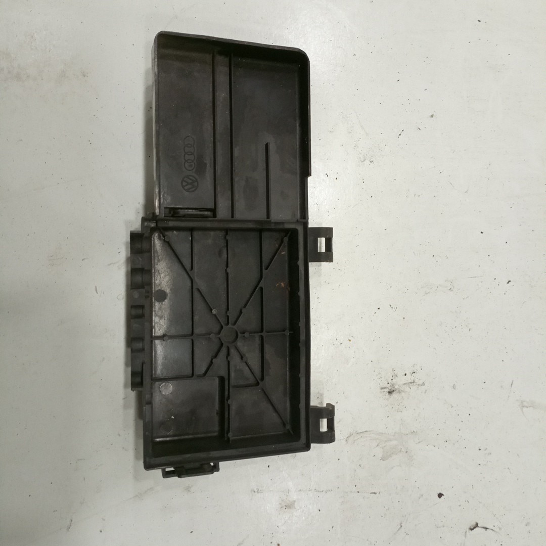 Tampa de caixa de fusiveis AUDI A3 (8L1) | 96 - 06 Imagem-3