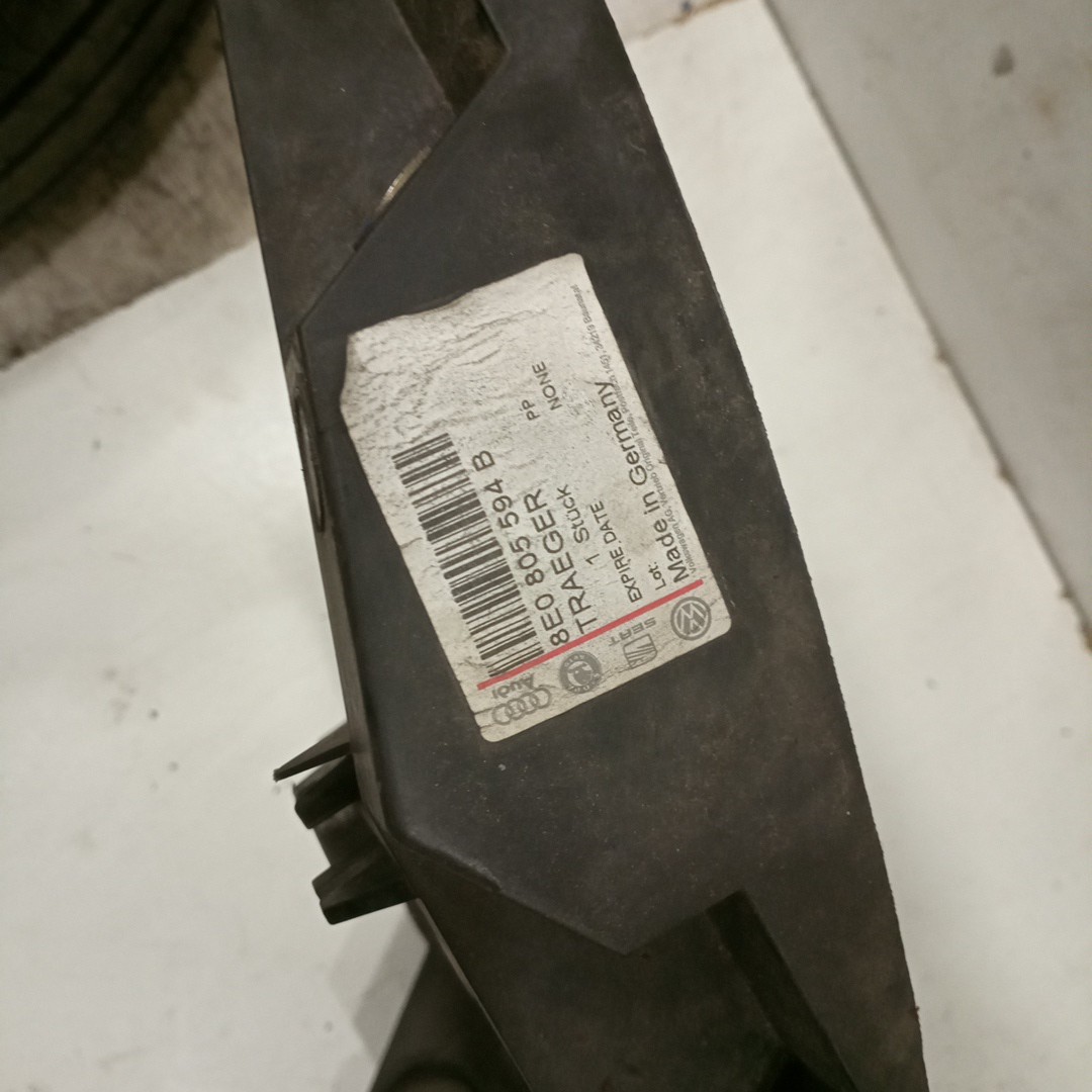 Suporte de radiador AUDI A4 Avant (8E5, B6) | 00 - 05 Imagem-3