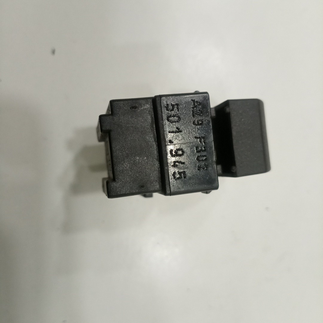 Comutador de vidro frente direito AUDI A3 (8L1) | 96 - 06 Imagem-1