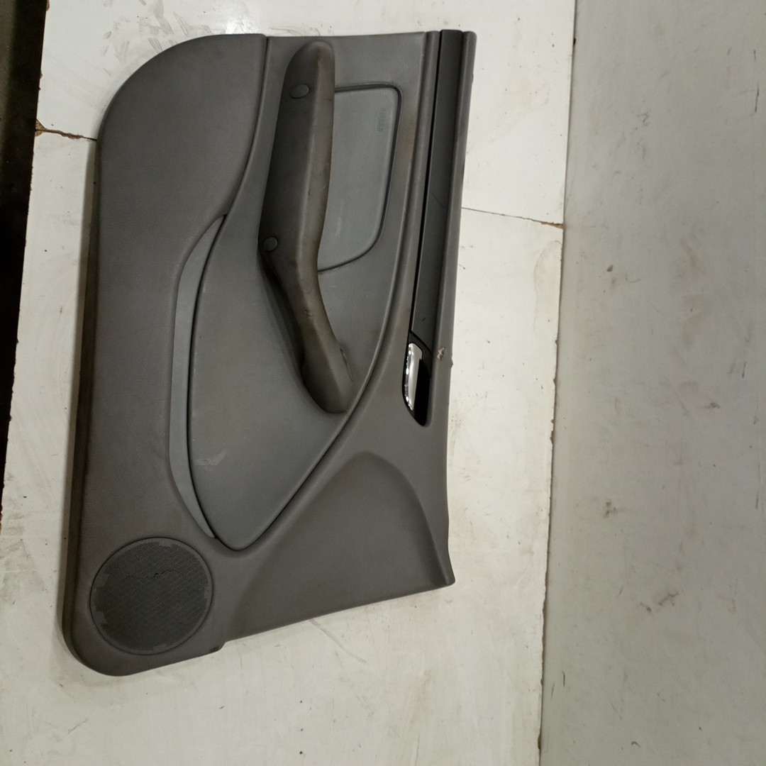 Quartela de porta frente esquerda BMW 3 (E46) | 97 - 05