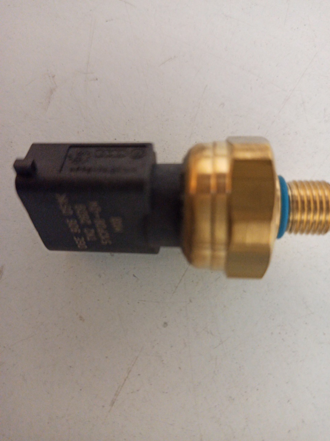 Sensor de Pressão do Óleo AUDI A8 (4H2, 4H8, 4HC, 4HL) | 09 - 18 Imagem-4