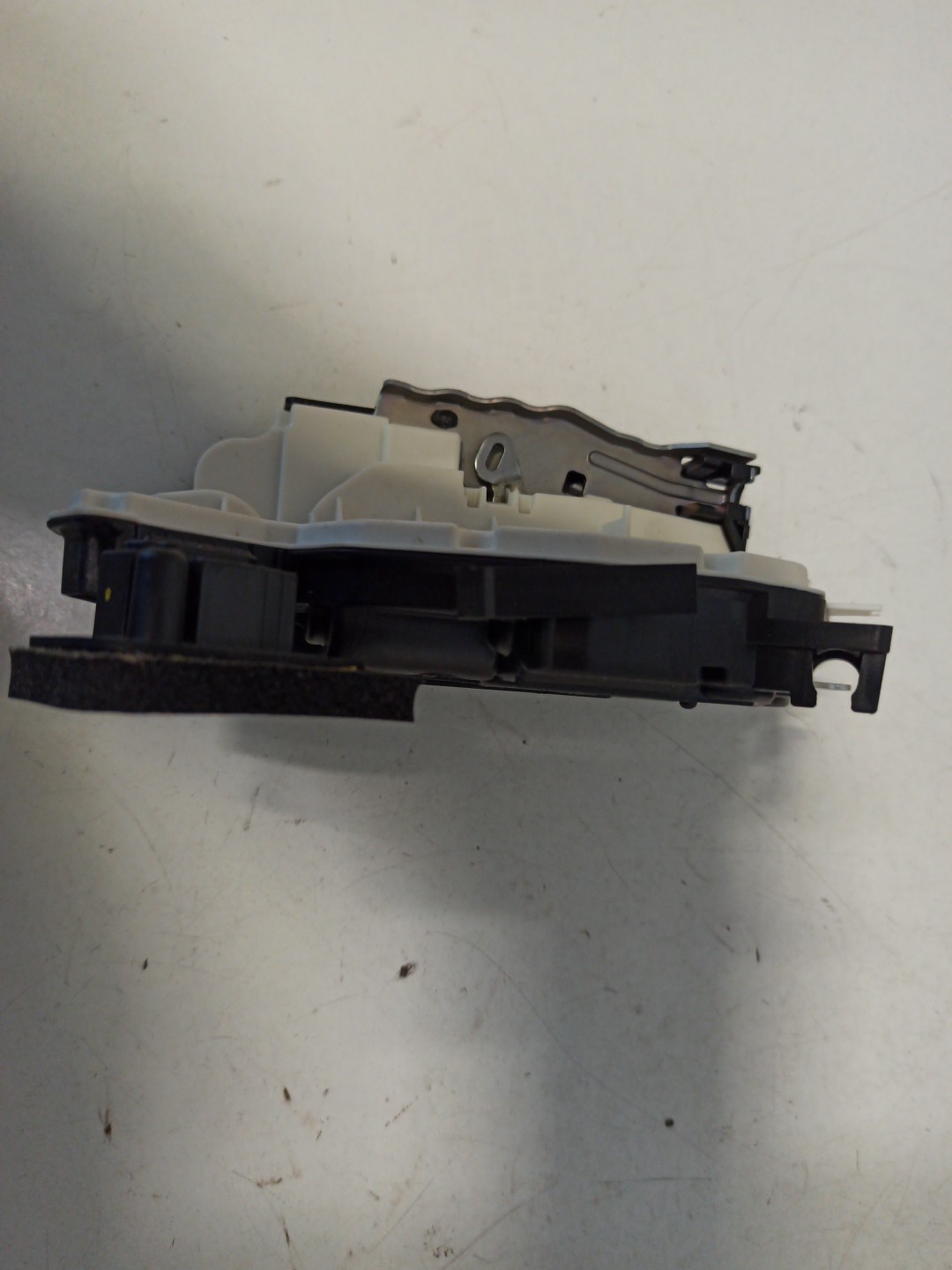 Fecho da Porta Trás Esquerdo VOLKSWAGEN POLO (6R1, 6C1) | 09 -  Imagem-2