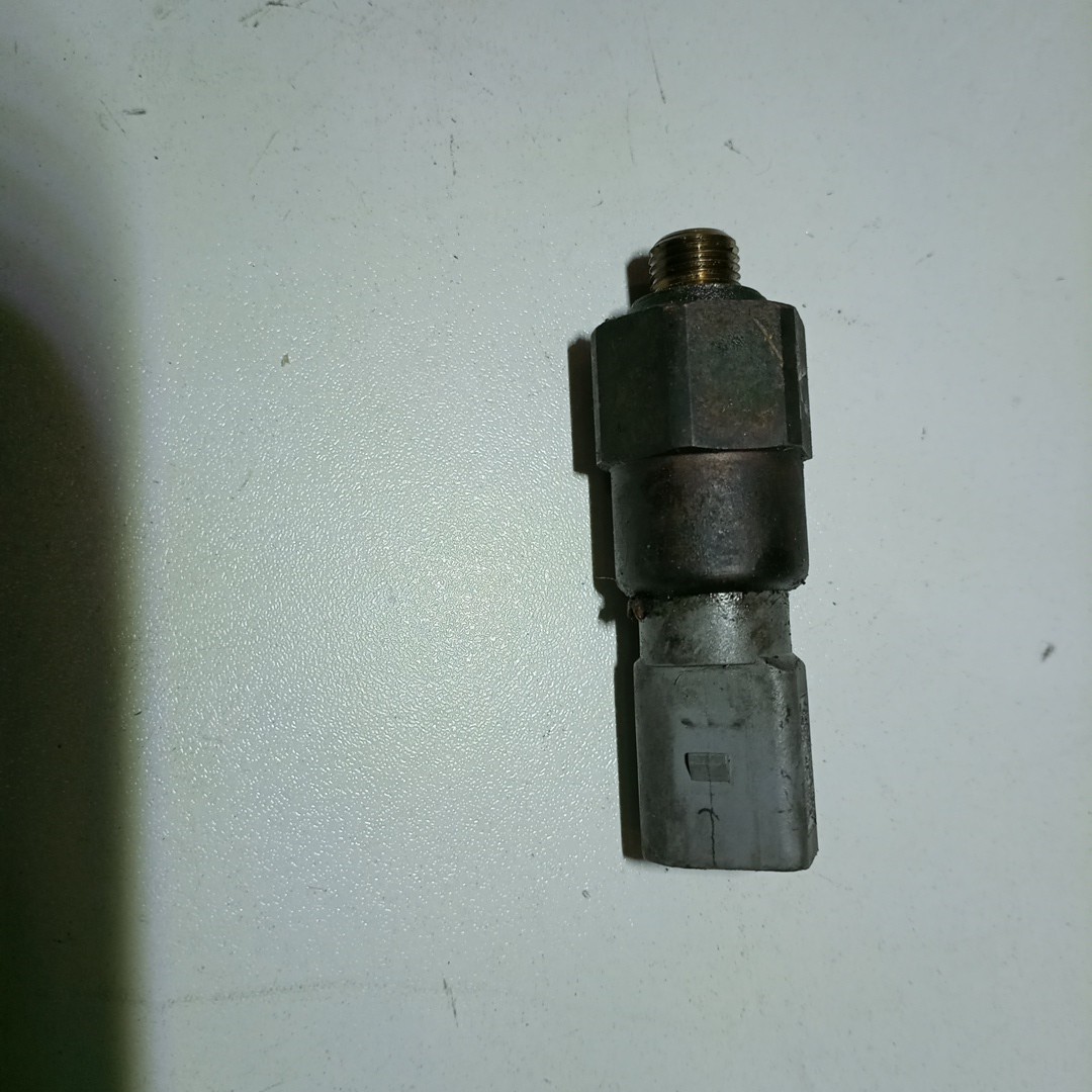 Sensor de Pressão do Óleo AUDI A3 (8L1) | 96 - 06 Imagem-3