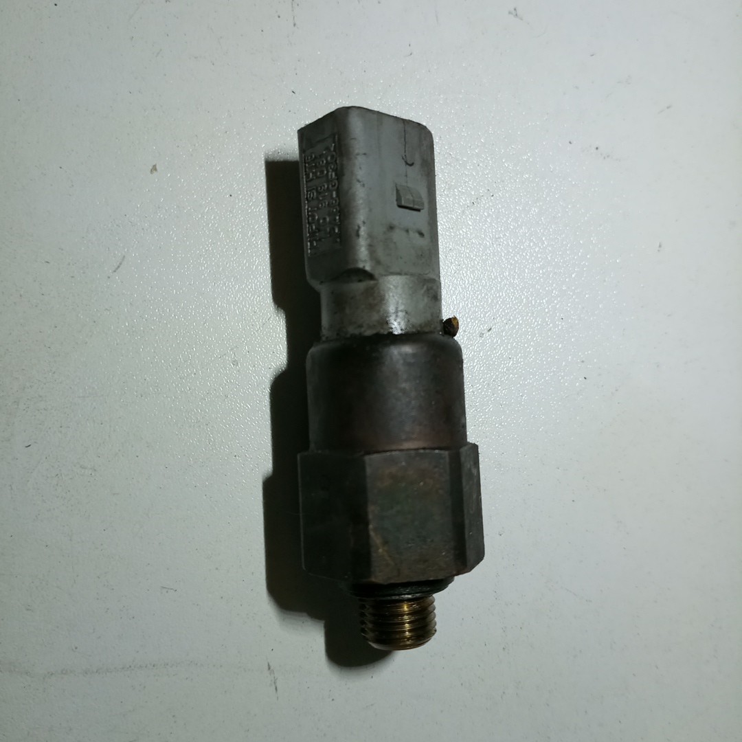 Sensor de Pressão do Óleo AUDI A3 (8L1) | 96 - 06 Imagem-4