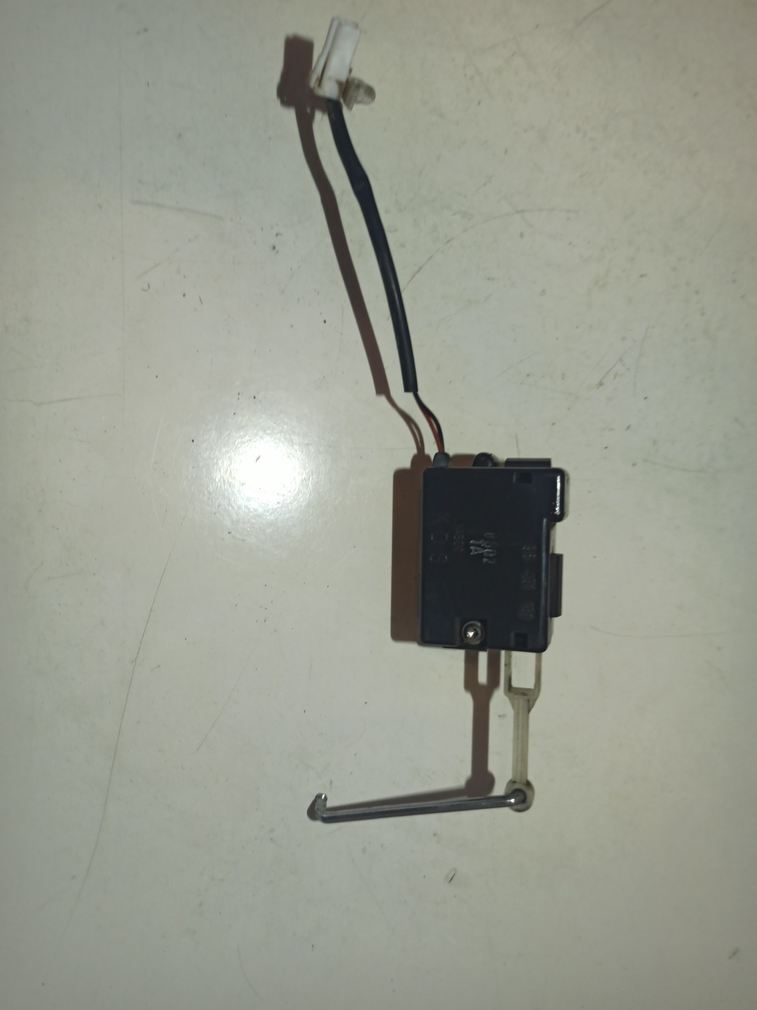 Motor de fecho da mala CHEVROLET AVEO / KALOS Hatchback (T250, T255) | 06 -  Imagem-1