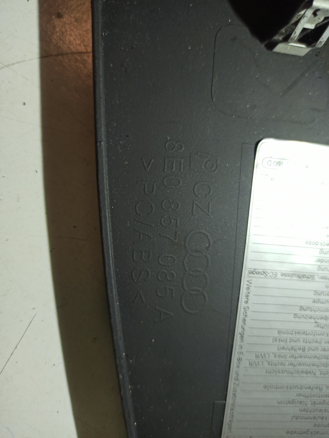 Painel / Tampa inferior esquerda AUDI A4 Avant (8E5, B6) | 00 - 05