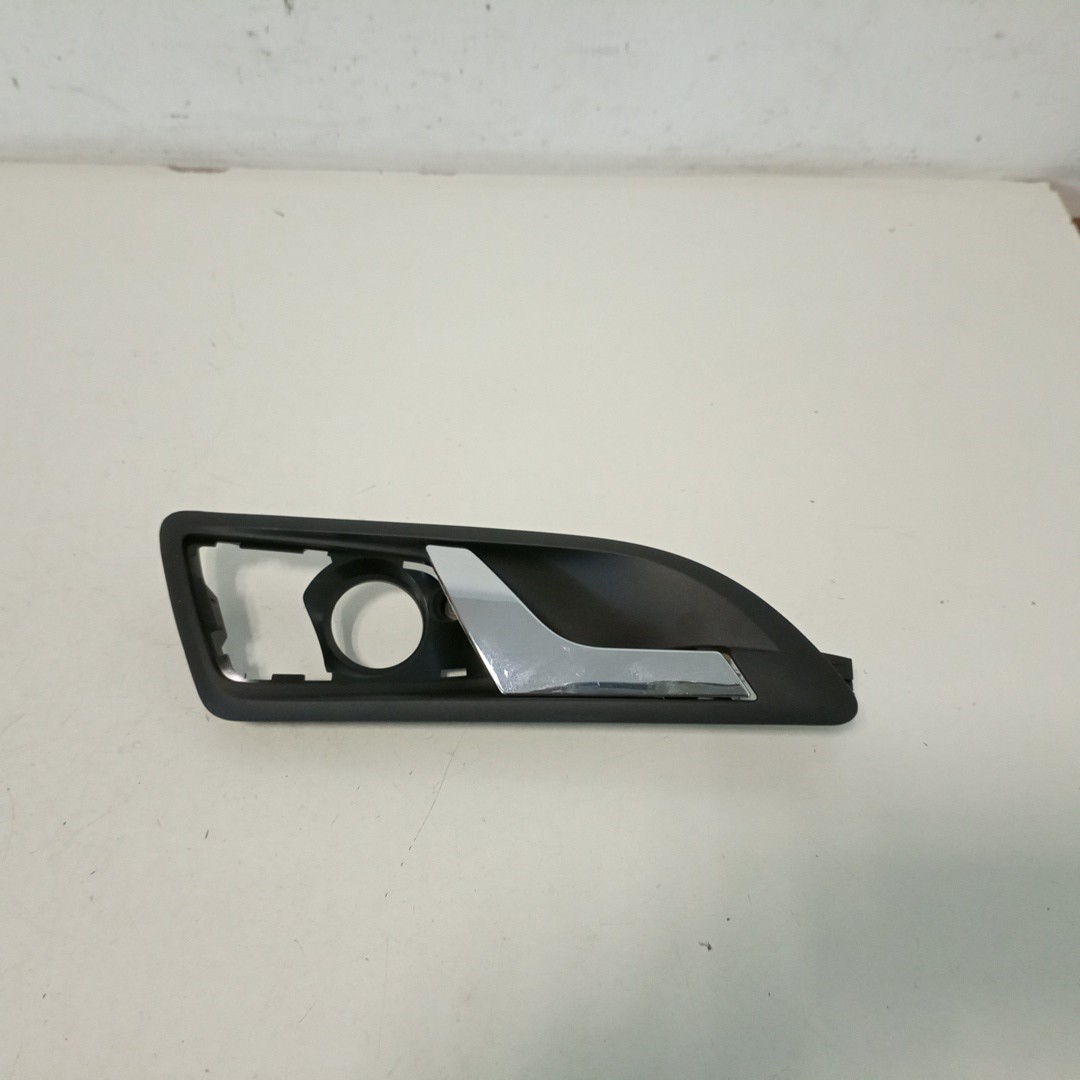 Puxador interior de porta traseira direita SKODA OCTAVIA II Combi (1Z5) | 04 - 13