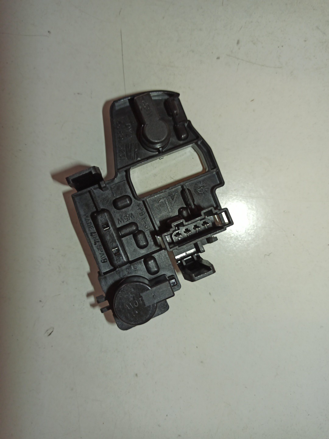 Suporte da luz traseira esquerda SEAT IBIZA IV ST (6J8, 6P8) | 10 - 16 Imagem-4