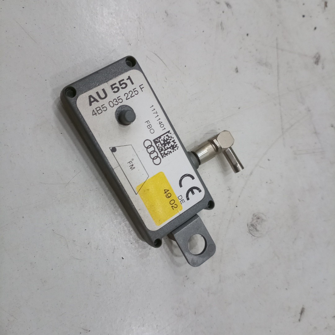 Amplificador de antena AUDI A6 (4B2, C5) | 97 - 05 Imagem-2