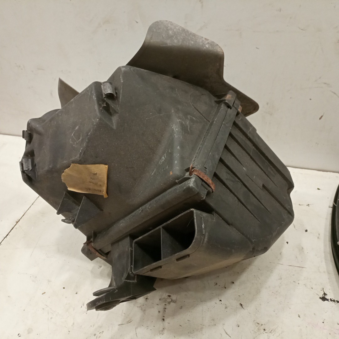 Caixa de filtro de ar AUDI A4 Avant (8D5, B5) | 94 - 02