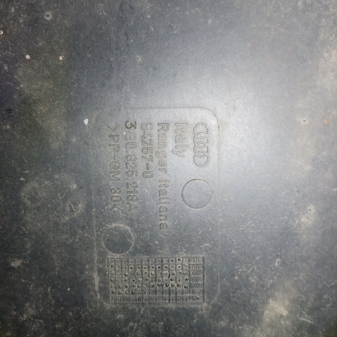 Acabamento de carroceria VOLKSWAGEN PASSAT (3B3) | 00 - 05
