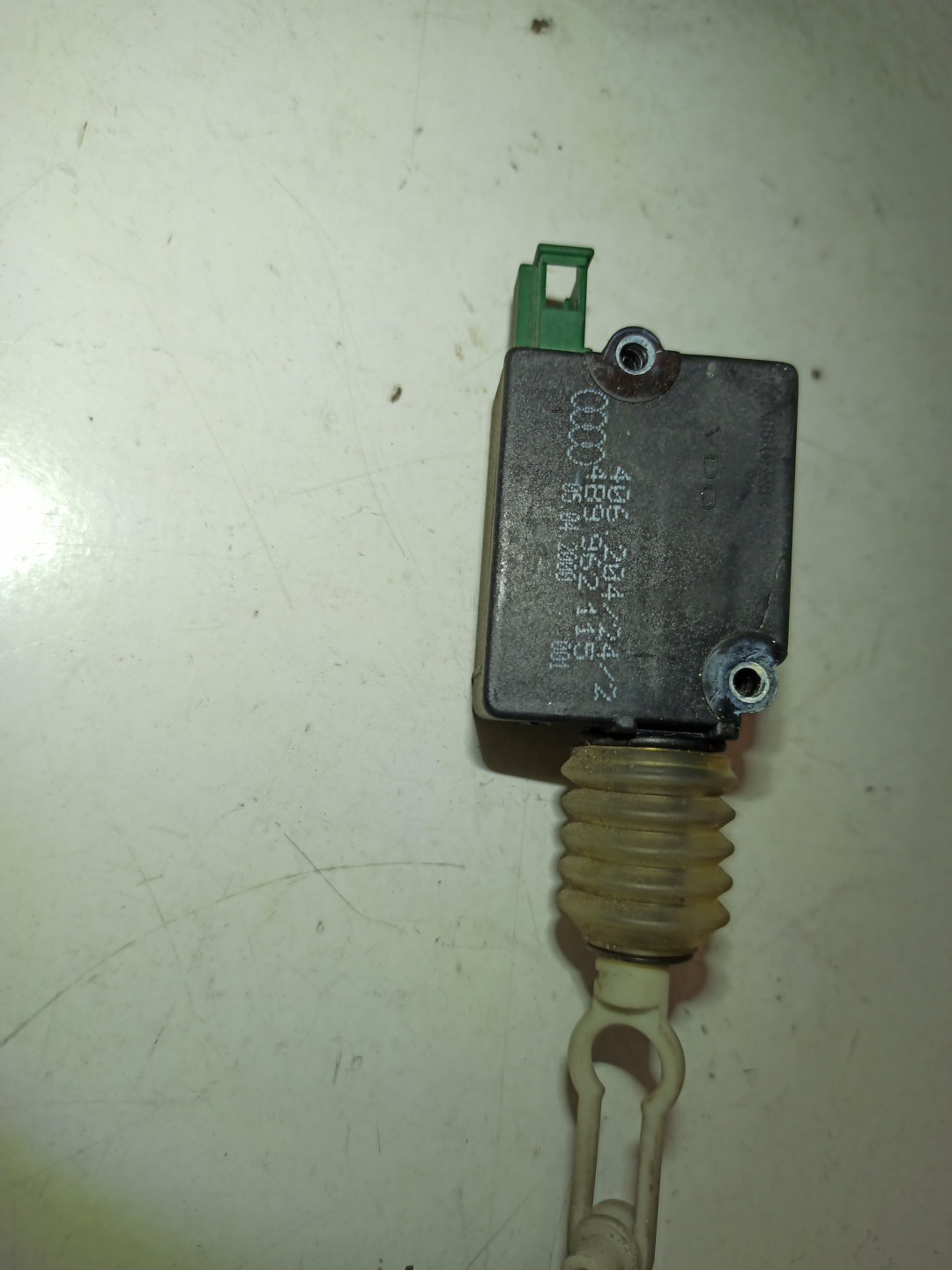 Motor de fecho da mala AUDI A6 Avant (4B5, C5) | 97 - 05