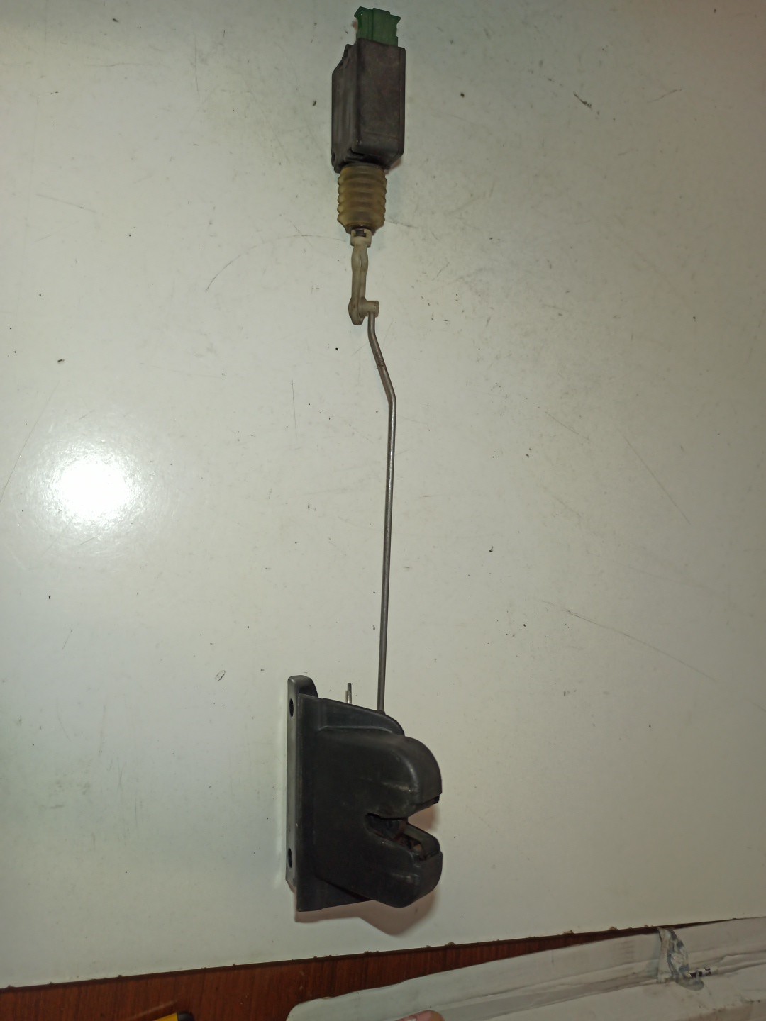 Motor de fecho da mala AUDI A6 Avant (4B5, C5) | 97 - 05 Imagem-2
