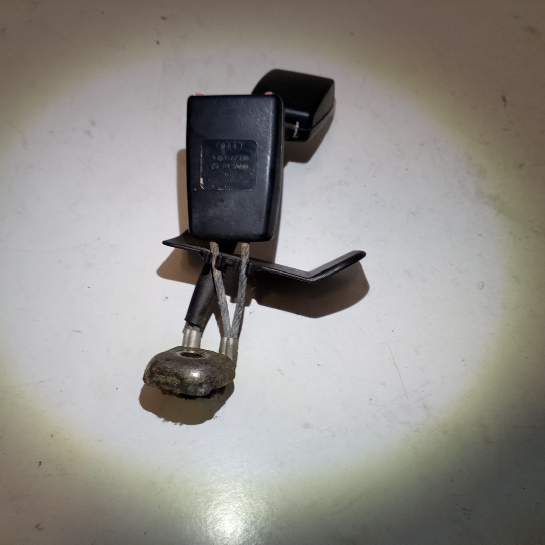 Encaixe do cinto AUDI A6 Avant (4B5, C5) | 97 - 05 Imagem-1