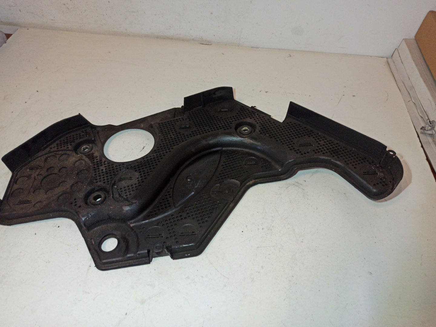 Tampa de distribuição AUDI A6 Avant (4B5, C5) | 97 - 05 Imagem-1