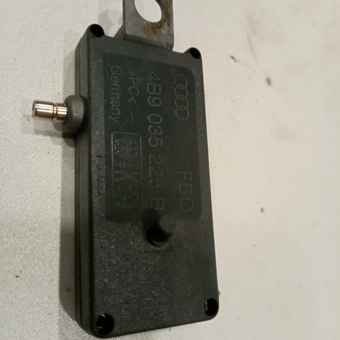 Amplificador de antena AUDI A6 Avant (4B5, C5) | 97 - 05 Imagem-1