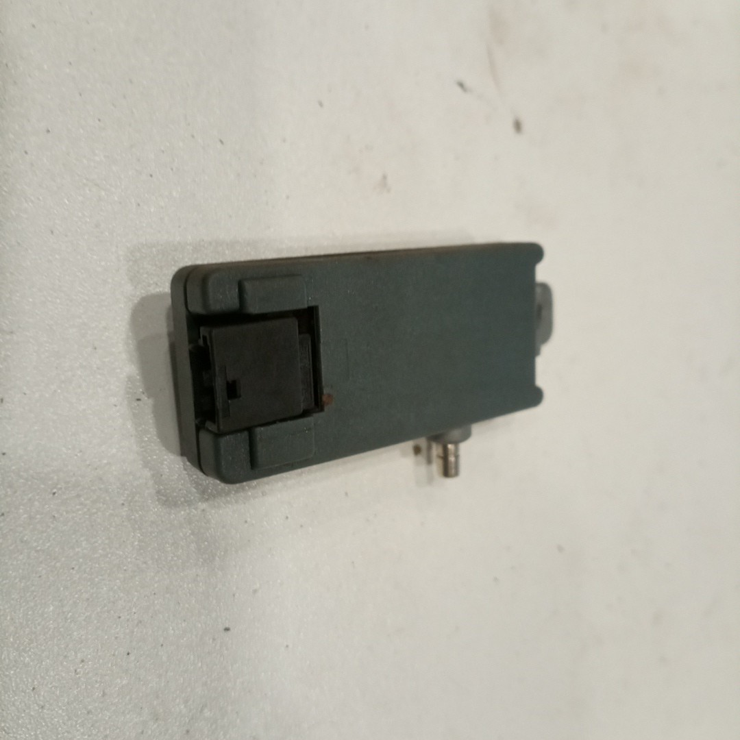 Amplificador de antena AUDI A6 Avant (4B5, C5) | 97 - 05 Imagem-3
