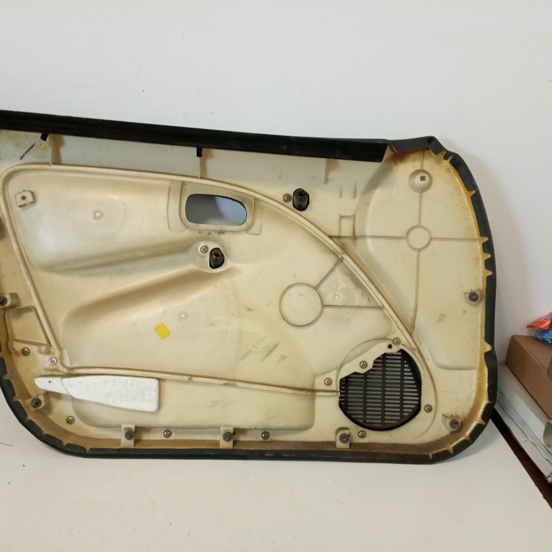 Quartela de porta frente direita HONDA CIVIC VI Fastback (MA, MB) | 94 - 01