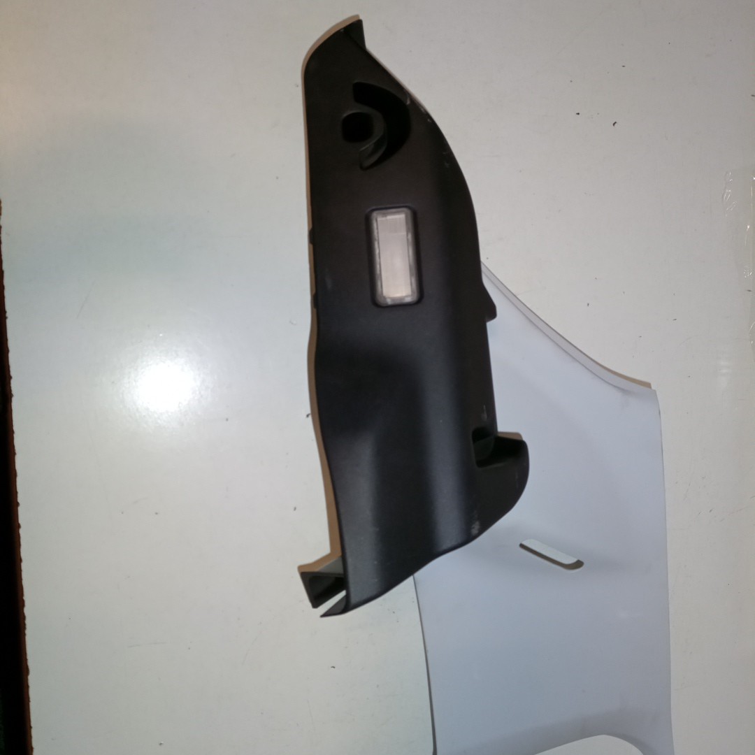 Acabamento Interior PEUGEOT 208 I (CA_, CC_) | 12 - 