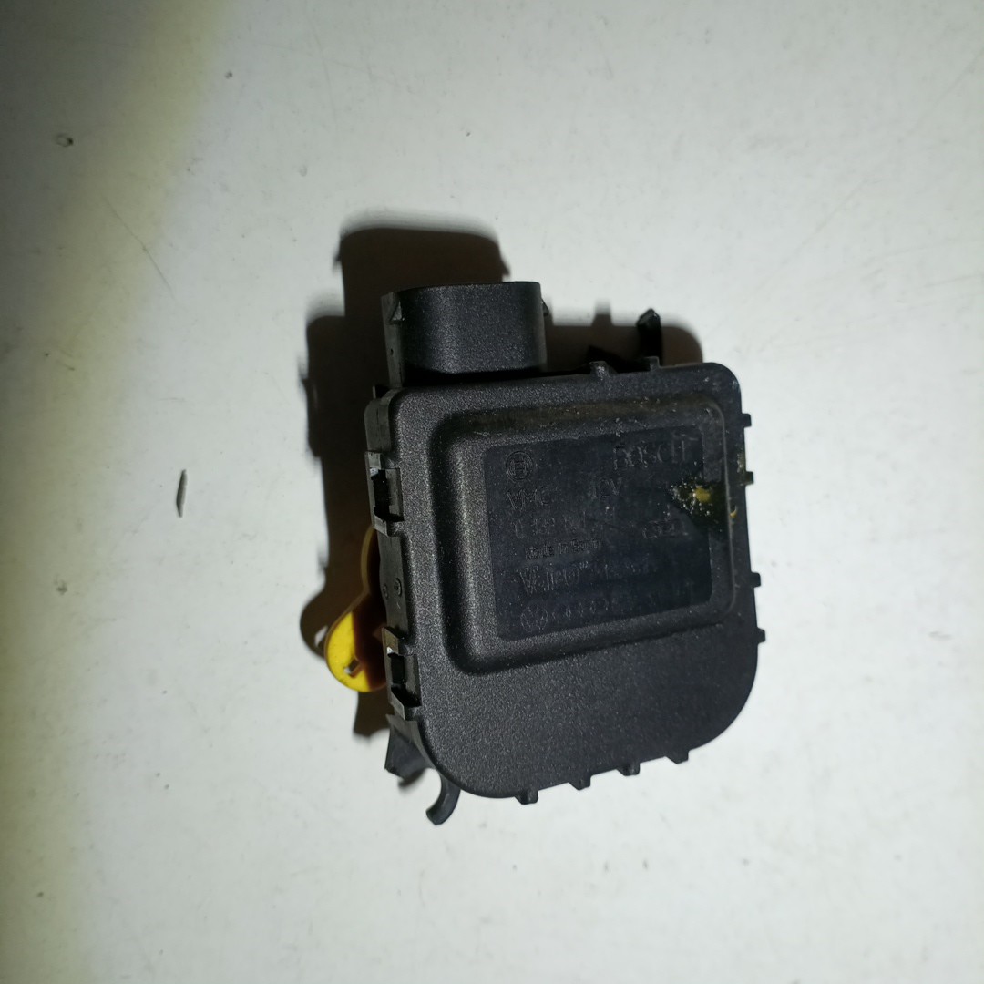 Motores atuadores de sofagem VOLKSWAGEN GOLF IV (1J1) | 97 - 07 Imagem-3