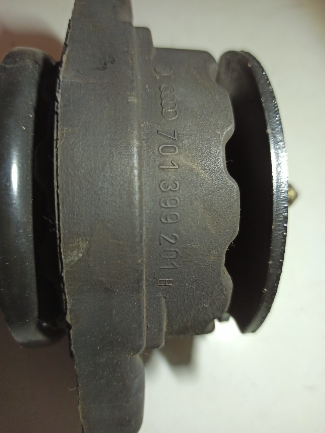 Suporte de motor VOLKSWAGEN TRANSPORTER IV Autocarro (70B, 70C, 7DB, 7DK, 70J, 70K, 7DC, 7DJ) | 90 - 04