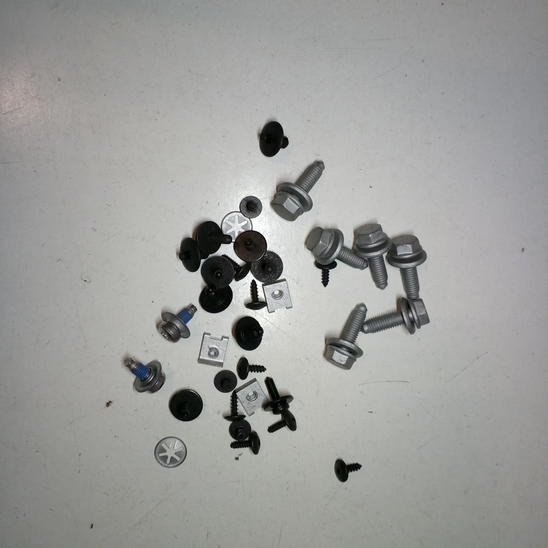 Suporte de montagem de para-choques AUDI Q3 (8UB, 8UG) | 11 - 18 Imagem-2