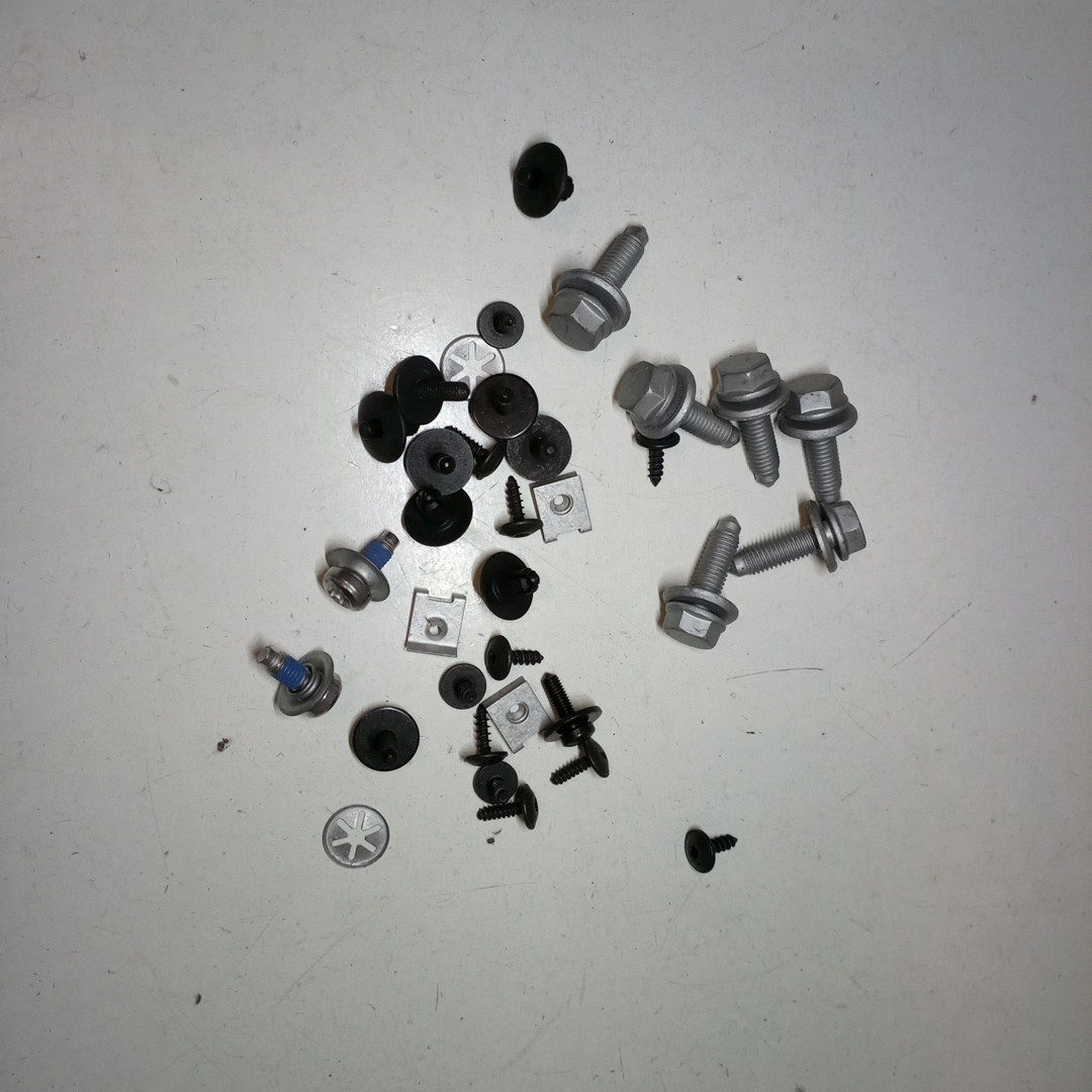 Suporte de montagem de para-choques AUDI Q3 (8UB, 8UG) | 11 - 18 Imagem-4