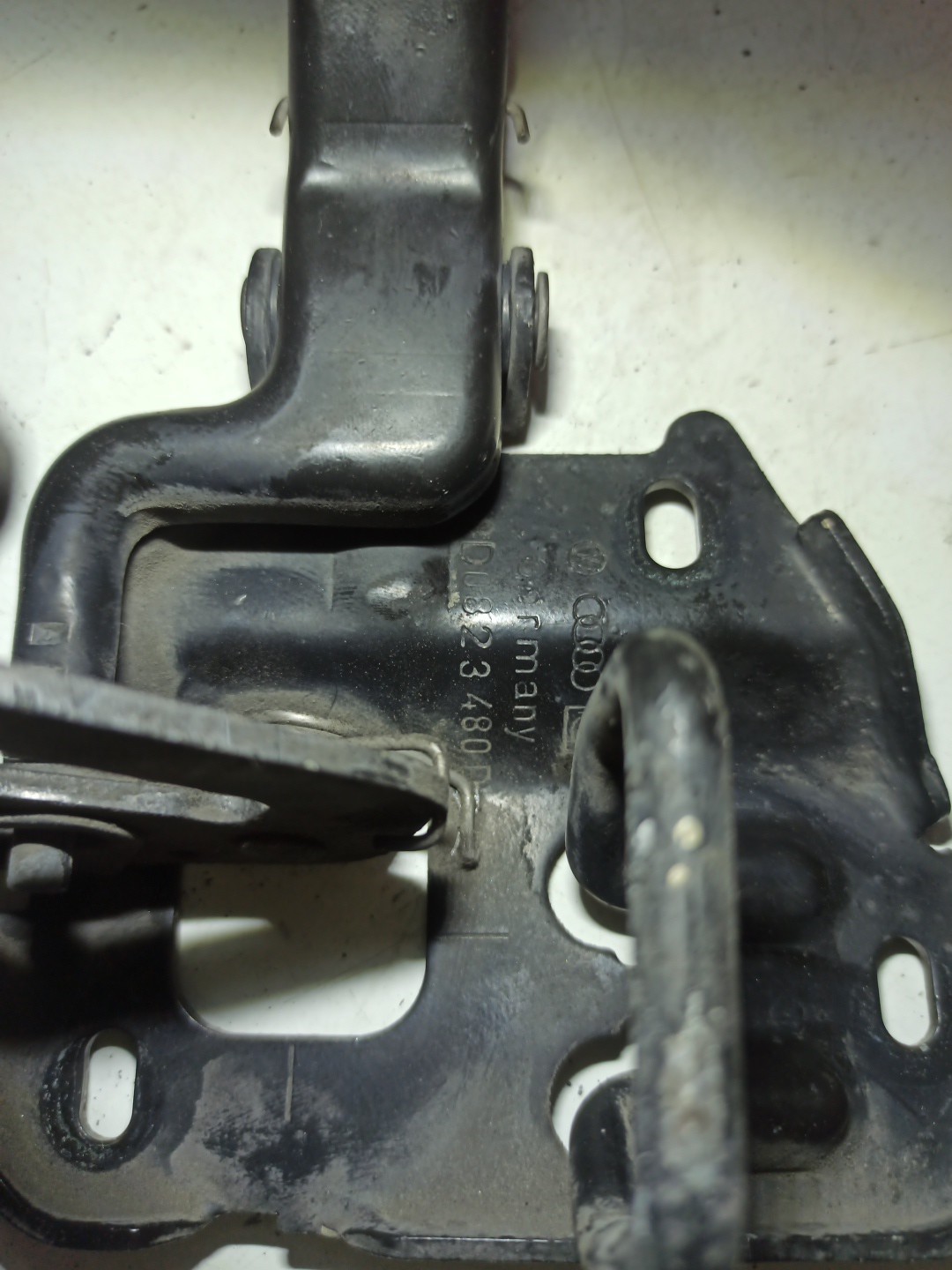 Fecho do Capô AUDI A4 Avant (8D5, B5) | 94 - 02