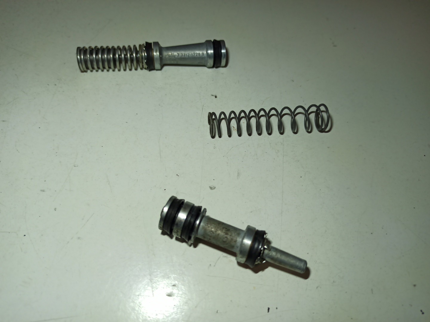 Cilindro mestre FORD ESCORT 81 Express (AVA) | 81 - 86 Imagem-2