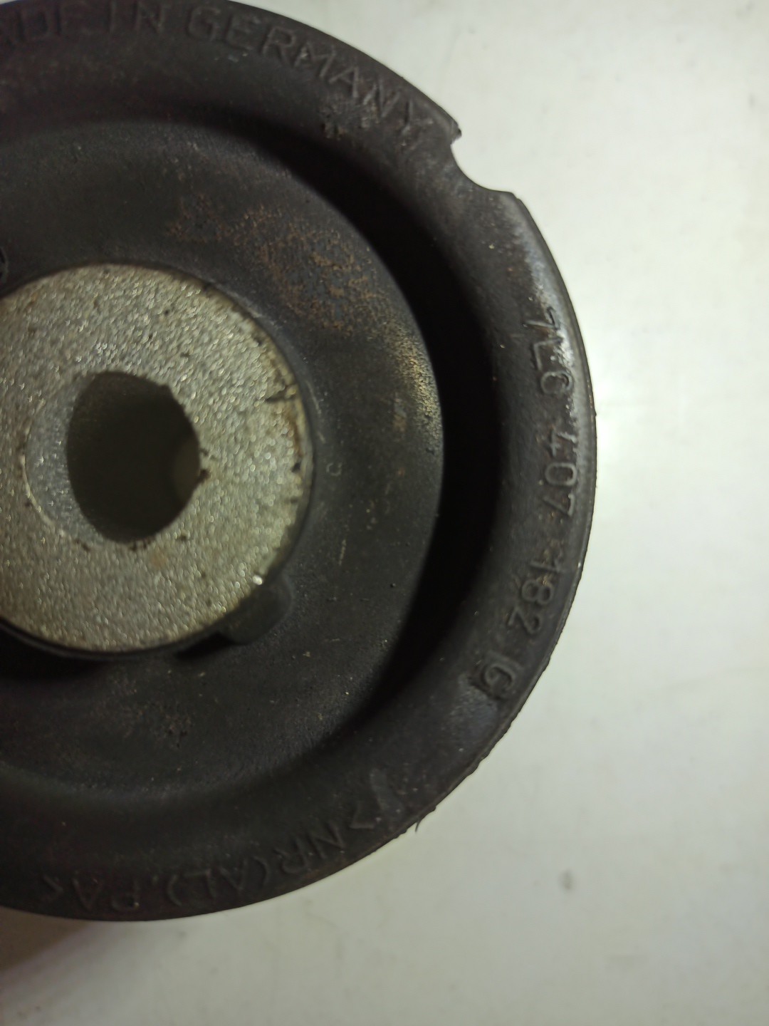 Braço oscilante da suspensão traseira direita VOLKSWAGEN SHARAN (7N1, 7N2) | 10 - 