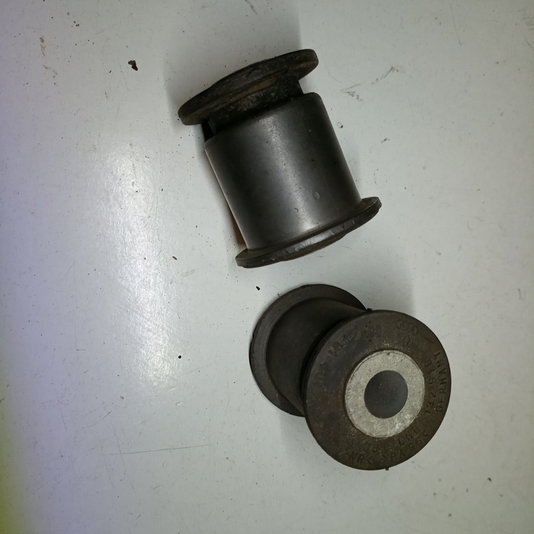 Braço de suspensão AUDI 100 Avant (43, C2) | 77 - 83