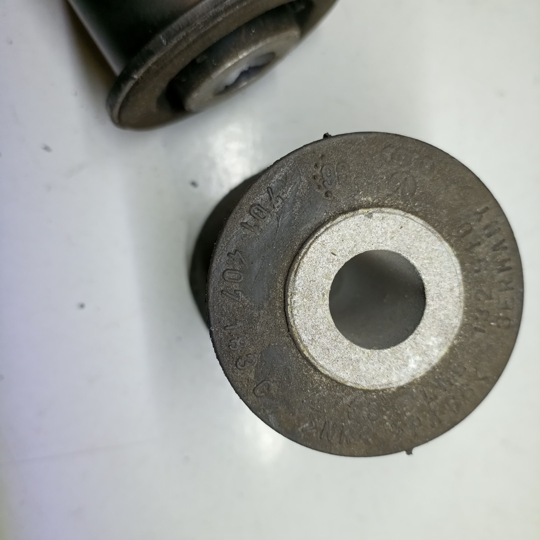 Braço de suspensão AUDI 100 Avant (43, C2) | 77 - 83 Imagem-1