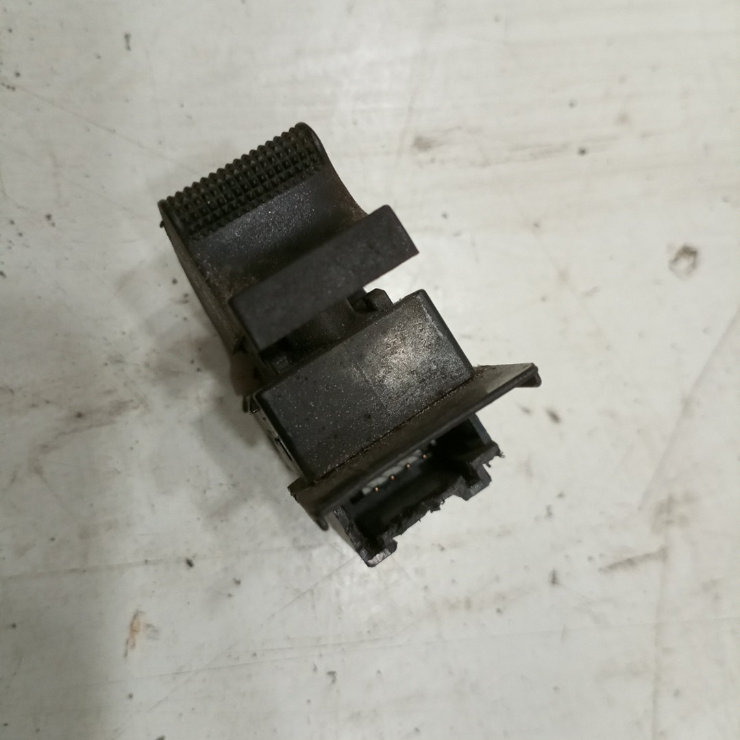 Comutador de vidro frente direito AUDI A3 (8L1) | 96 - 06 Imagem-4