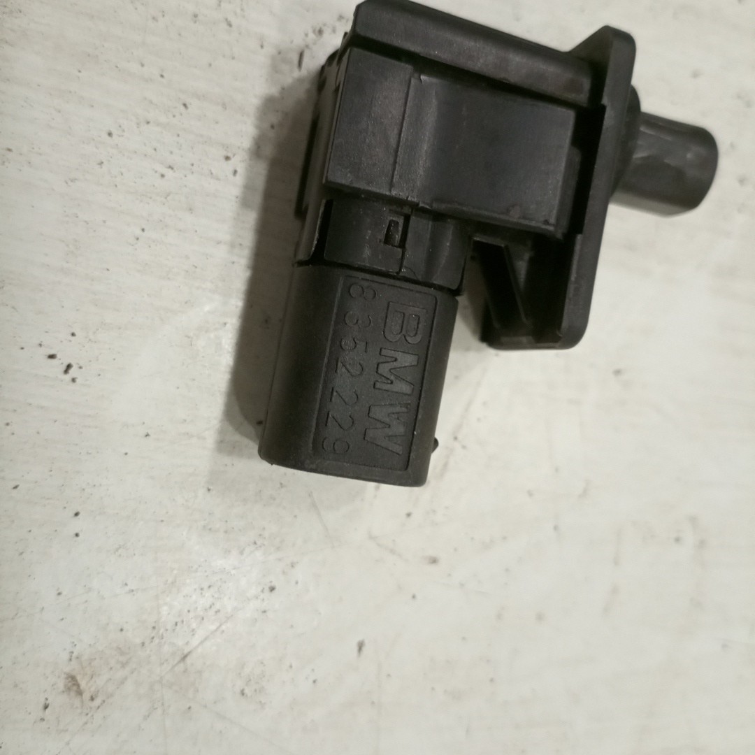 Sensor de Abertura do Capô BMW 3 (E46) | 97 - 05 Imagem-1