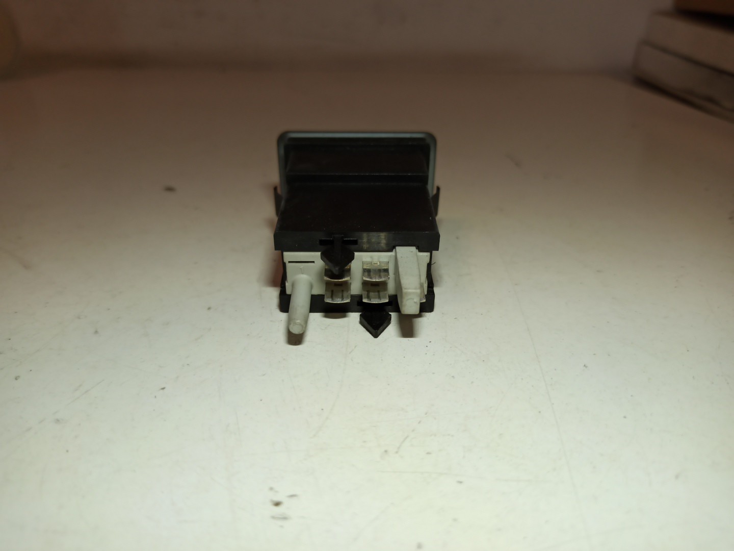 Regulador de luzes AUDI A4 (8D2, B5) | 94 - 01 Imagem-2
