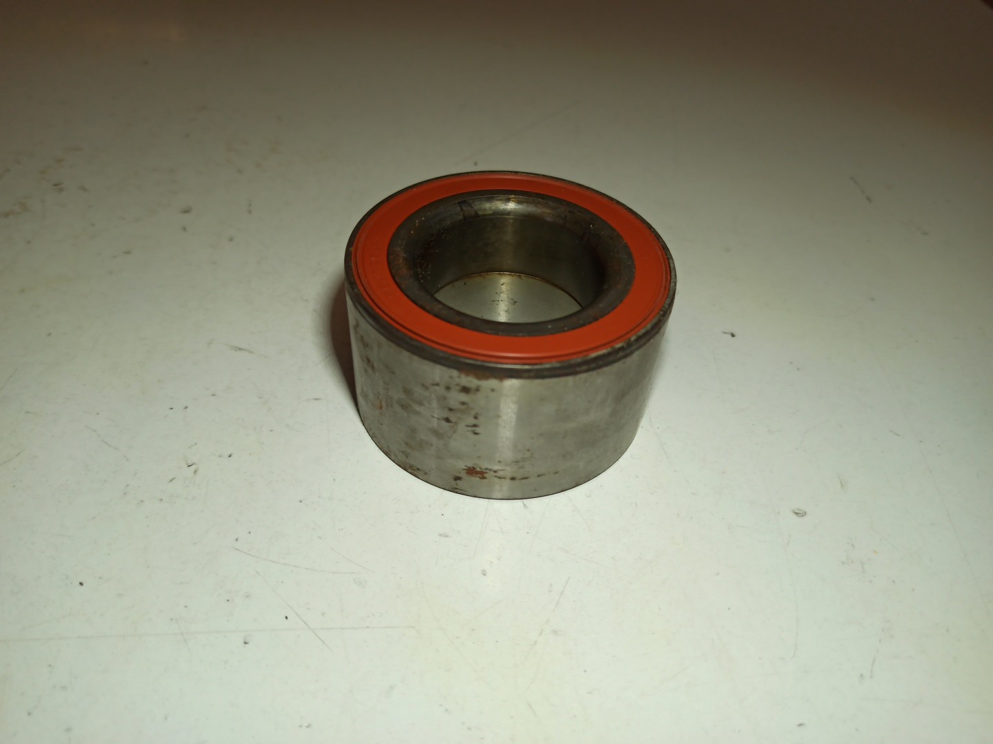 Cubo da roda traseira VOLKSWAGEN TRANSPORTER IV Autocarro (70B, 70C, 7DB, 7DK, 70J, 70K, 7DC, 7DJ) | 90 - 04 Imagem-4