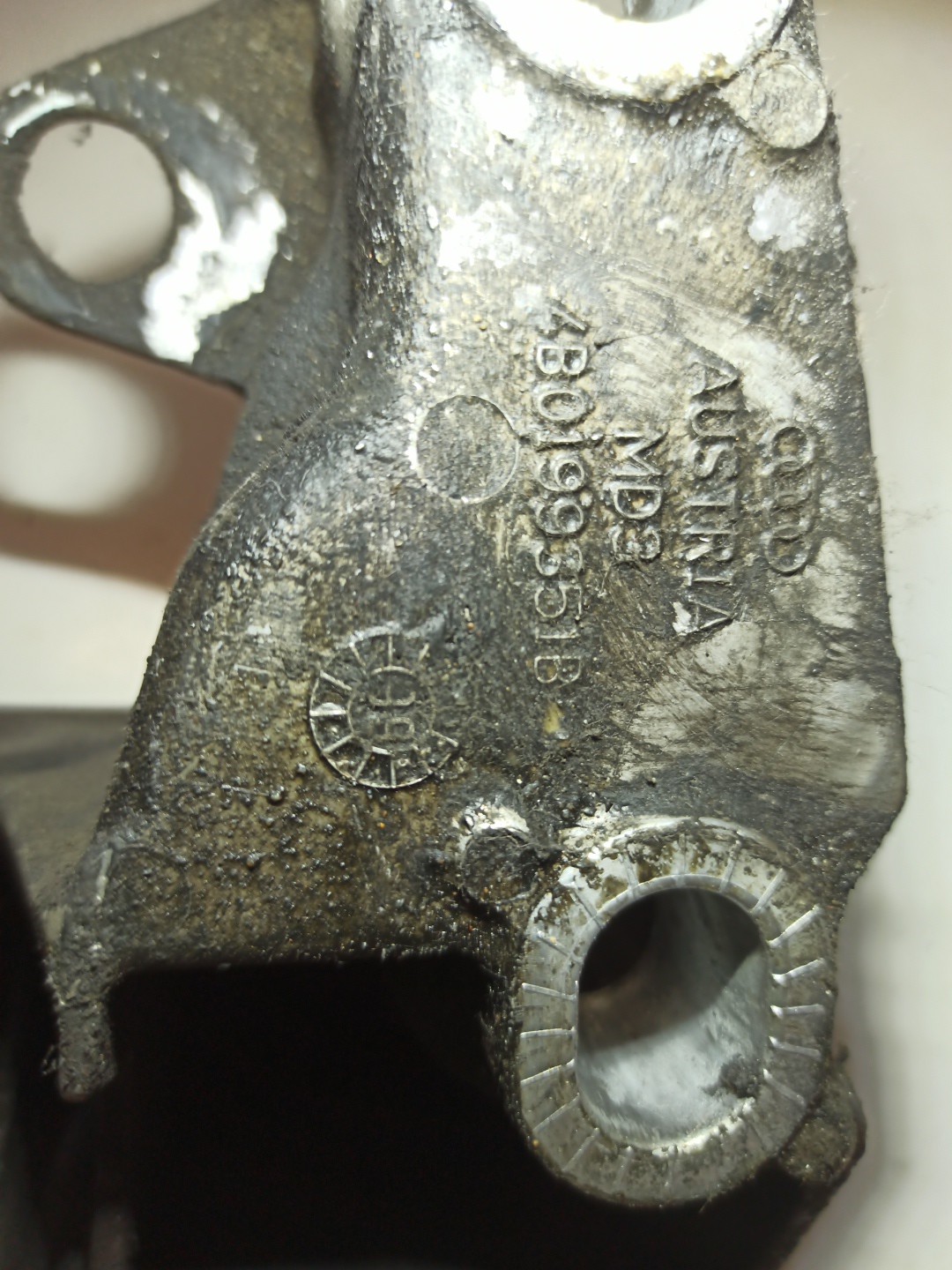 Apoio de motor AUDI A4 (8D2, B5) | 94 - 01