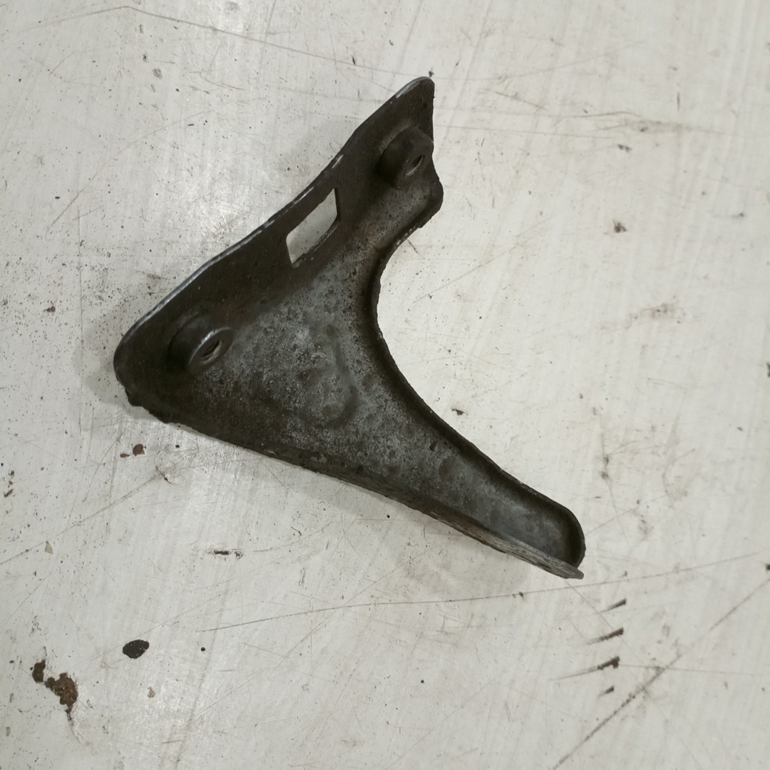 Suporte de montagem guarda lamas AUDI A4 (8D2, B5) | 94 - 01