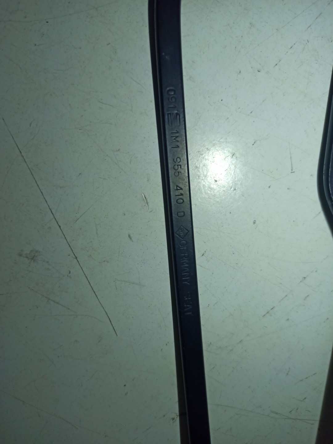 Braços das escovas frente SEAT LEON (1M1) | 99 - 06